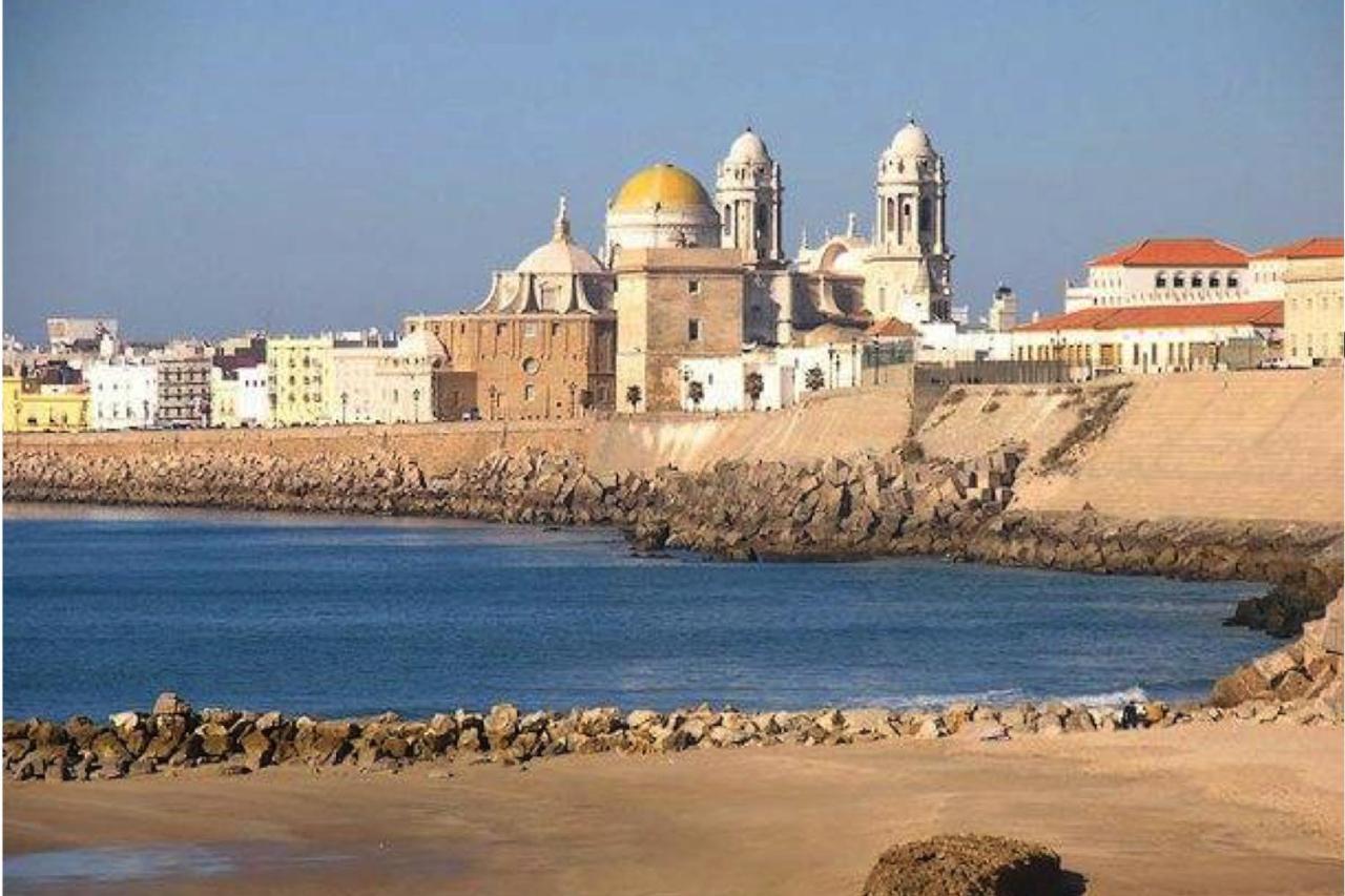 Romantica Vista Al Paseo Maritimo De Cadiz Exterior photo