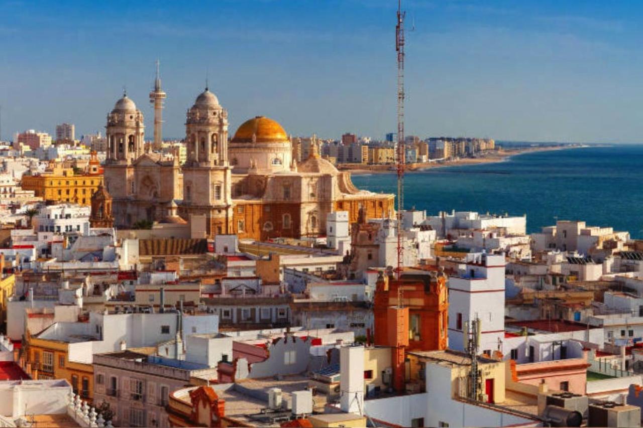 Romantica Vista Al Paseo Maritimo De Cadiz Exterior photo