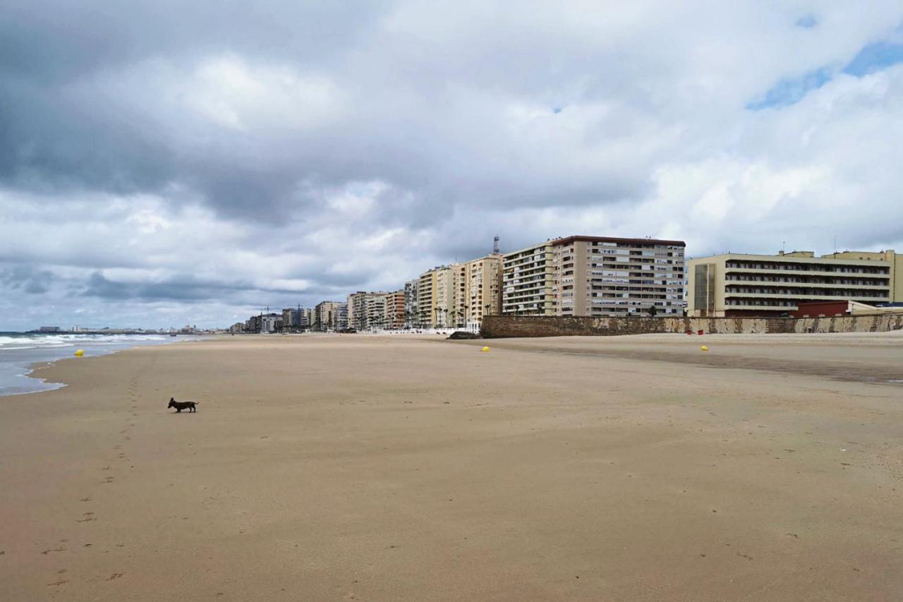 Romantica Vista Al Paseo Maritimo De Cadiz Exterior photo